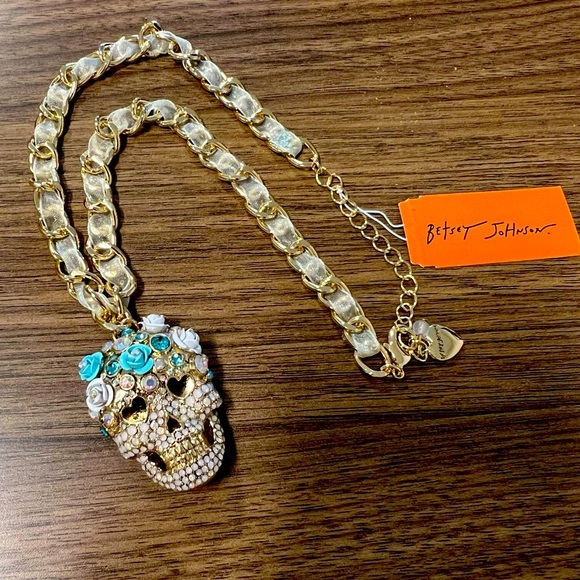 Betsey Johnson Jewelry - Betsey Johnson Sugar Skull Pendant Necklace NWT
